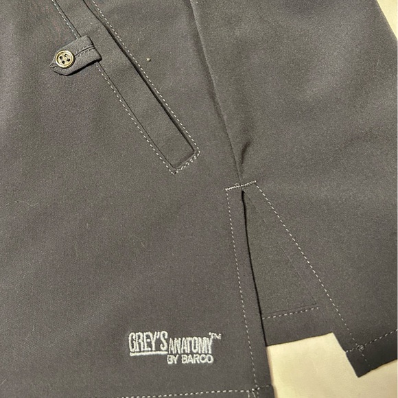 Slate Gray Grey’s Anatomy Scrub Top - Picture 6 of 10